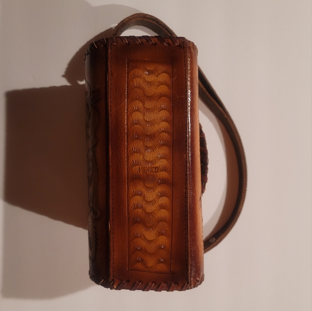 Leather Sholder Bag With Floral Design Made In Mexico Size 9x4.5x4.5 - Picture 4 of 6